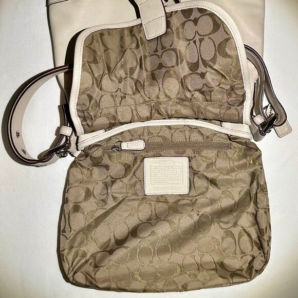 COACH Vintage Soho Soft Duffle Leather Crossbody Shoulder Bag Cream Silver 9480 - Picture 12 of 16